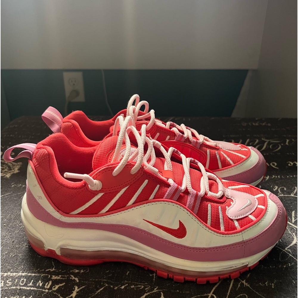 Nike Air Max Woman’s 7.5